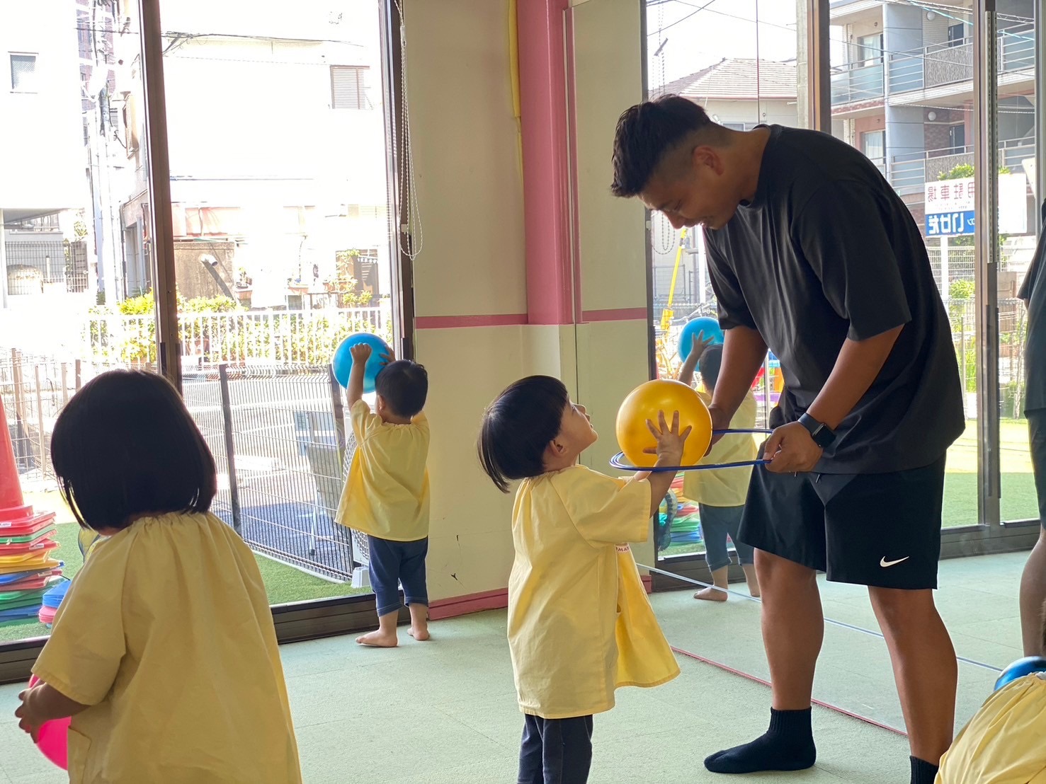 ボールを使った運動教室の様子